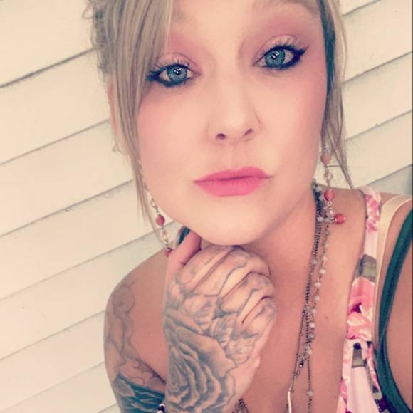 Meet your Posher, Kat - Picture 1 of 1